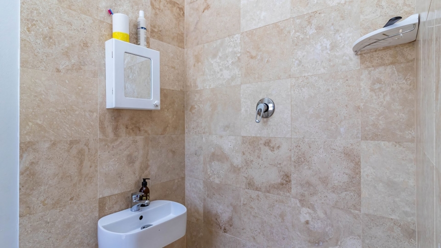 4 Bedroom Property for Sale in Kleinmond Western Cape